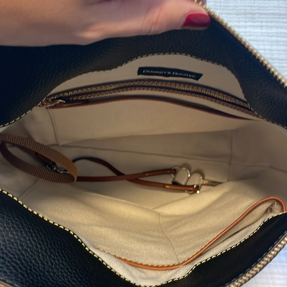 Dooney & Burke black leather shoulder bag - Picture 5 of 7